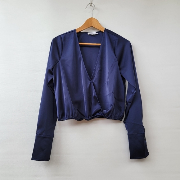 Good American Long Sleeve Stretch Satin Faux Wrap Top Womens XS Navy Blue French - Picture 16 of 16